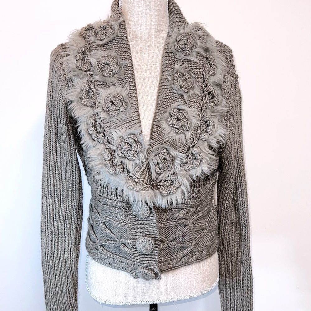 Roz & Ali Cable Knit Faux Fur Crocheted buttons & embellish Sz PL * Host Pick *